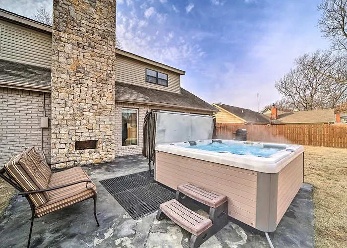 Holiday home Immaculate 'woodland View' Retreat W/ Hot Tub