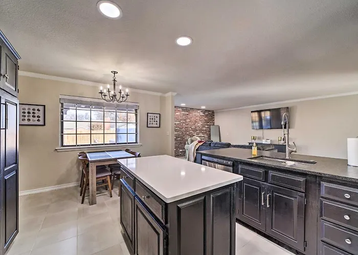Immaculate 'woodland View' Retreat W/ Hot Tub *
