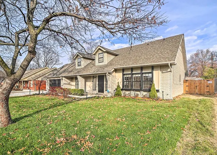 Immaculate 'woodland View' Retreat W/ Hot Tub * Tulsa
