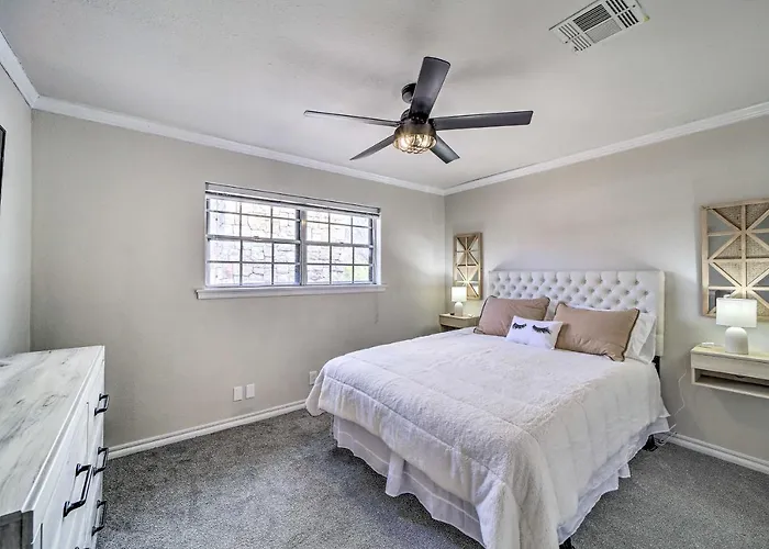 Immaculate 'woodland View' Retreat W/ Hot Tub