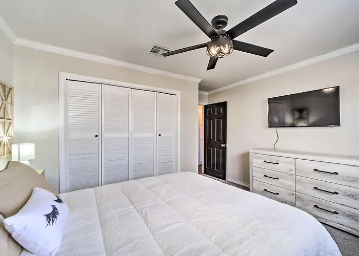 Immaculate 'woodland View' Retreat W/ Hot Tub *